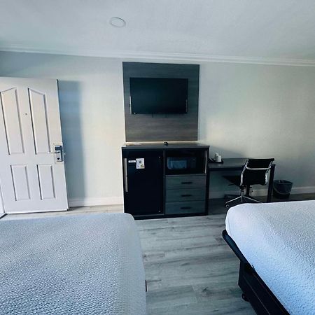 Surestay By Best Western Fresno Central Buitenkant foto
