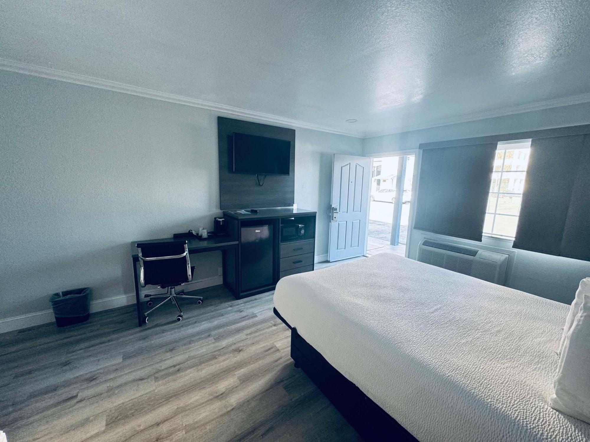 Surestay By Best Western Fresno Central Buitenkant foto