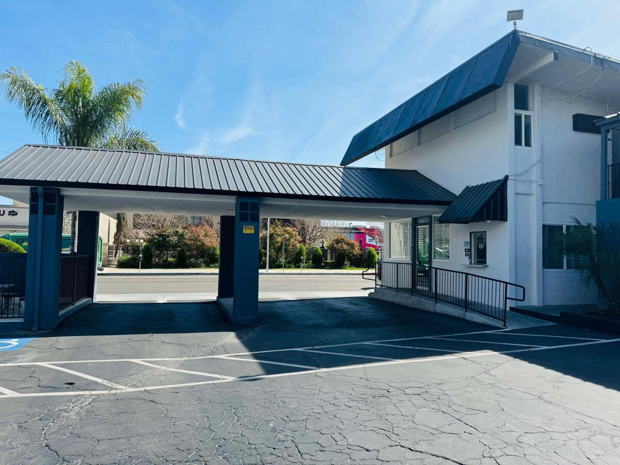 Surestay By Best Western Fresno Central Buitenkant foto
