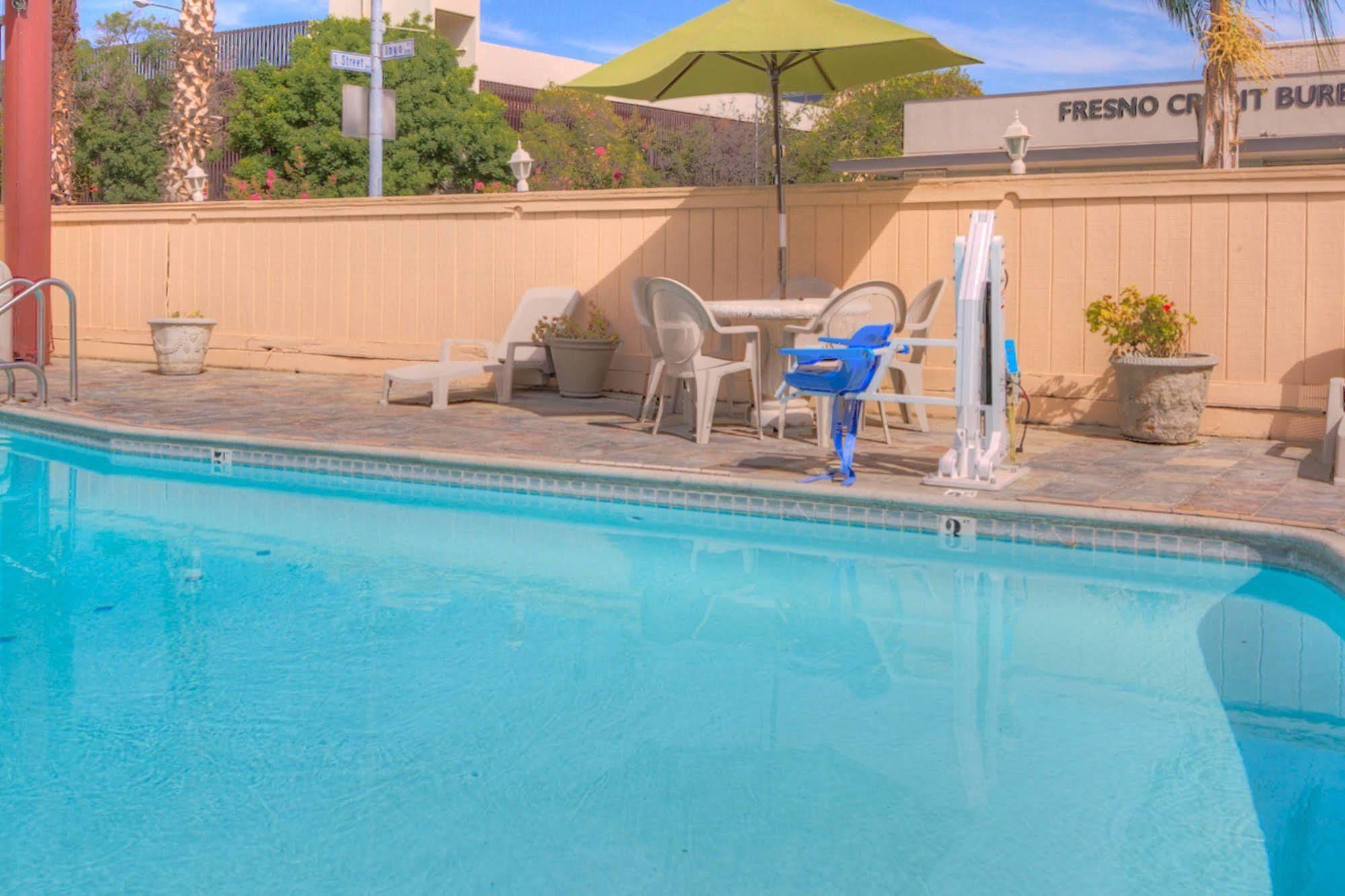 Surestay By Best Western Fresno Central Buitenkant foto