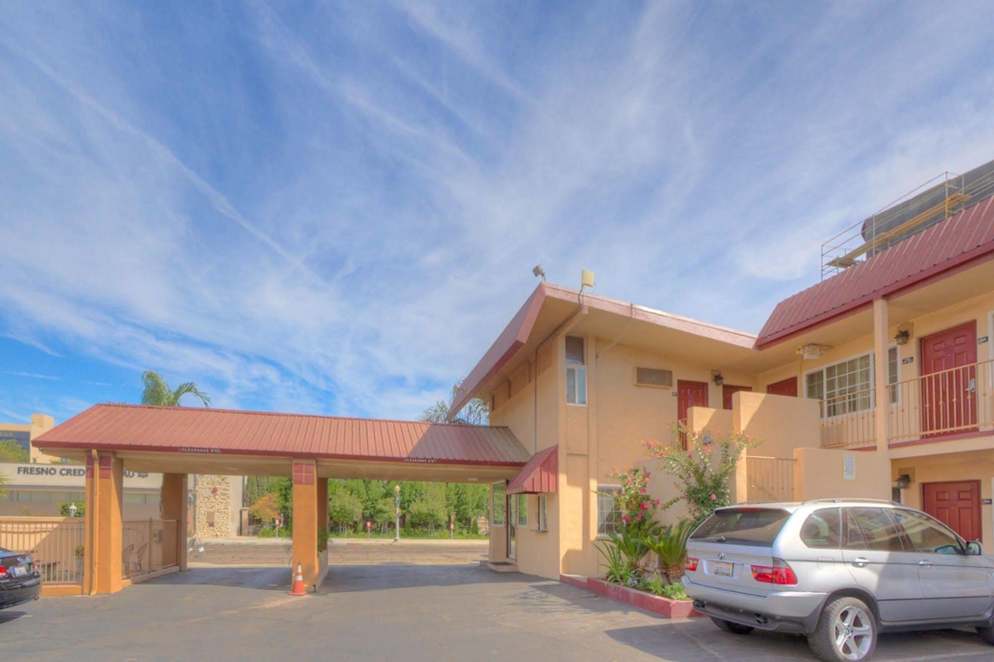 Surestay By Best Western Fresno Central Buitenkant foto